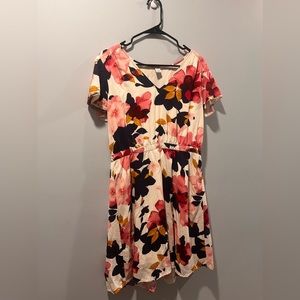 Large Old Navy floral dress